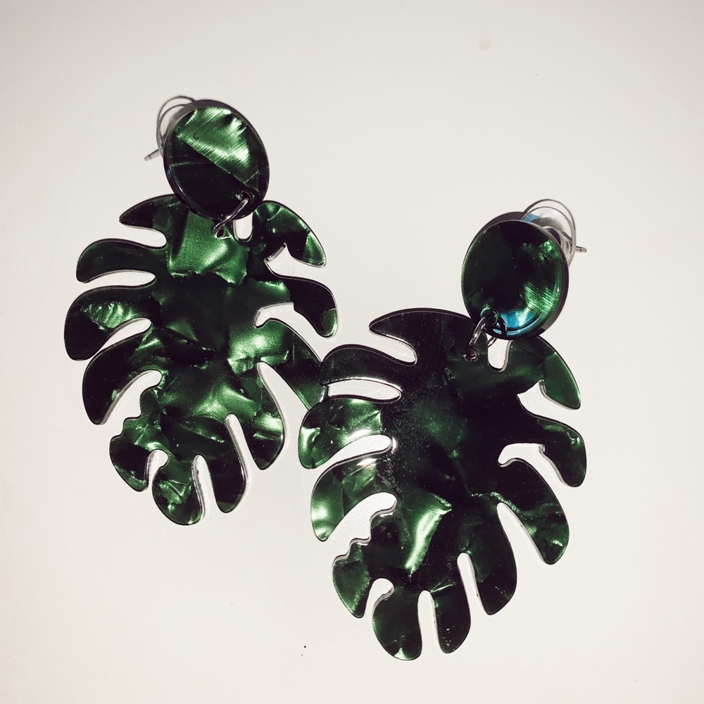never worn palm leaf earrings
